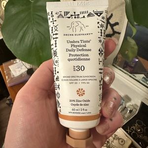 Drunk Elephant Umbra Tinte Physical Daily Defence SPF 30
